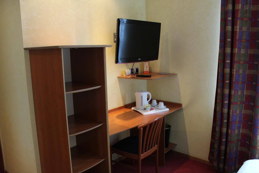In Situ Hotel Valenciennes Bagian luar foto