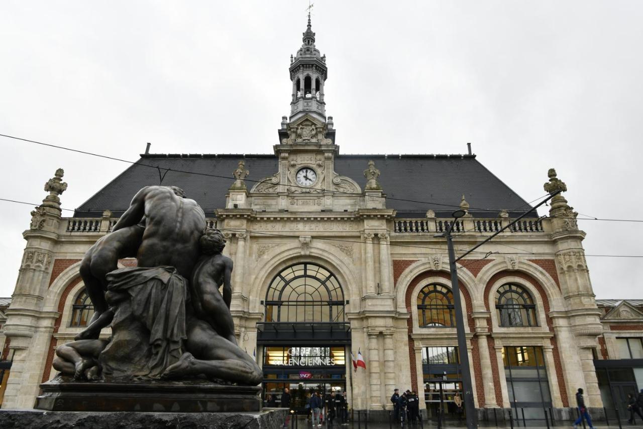 In Situ Hotel Valenciennes Bagian luar foto
